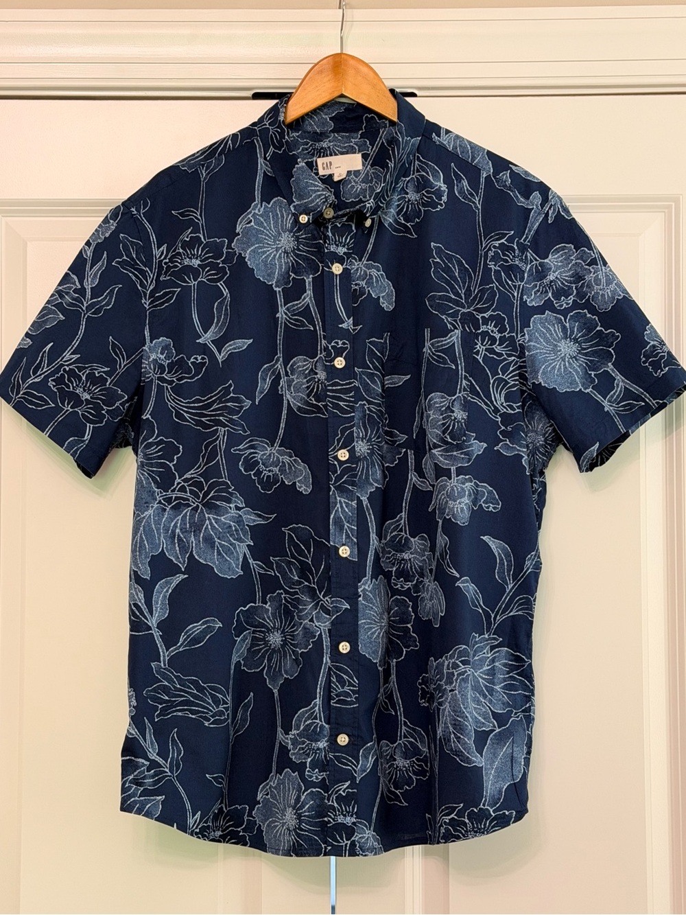 Men’s GAP Blue Short-Sleeve Floral Button-Down Shirt XL